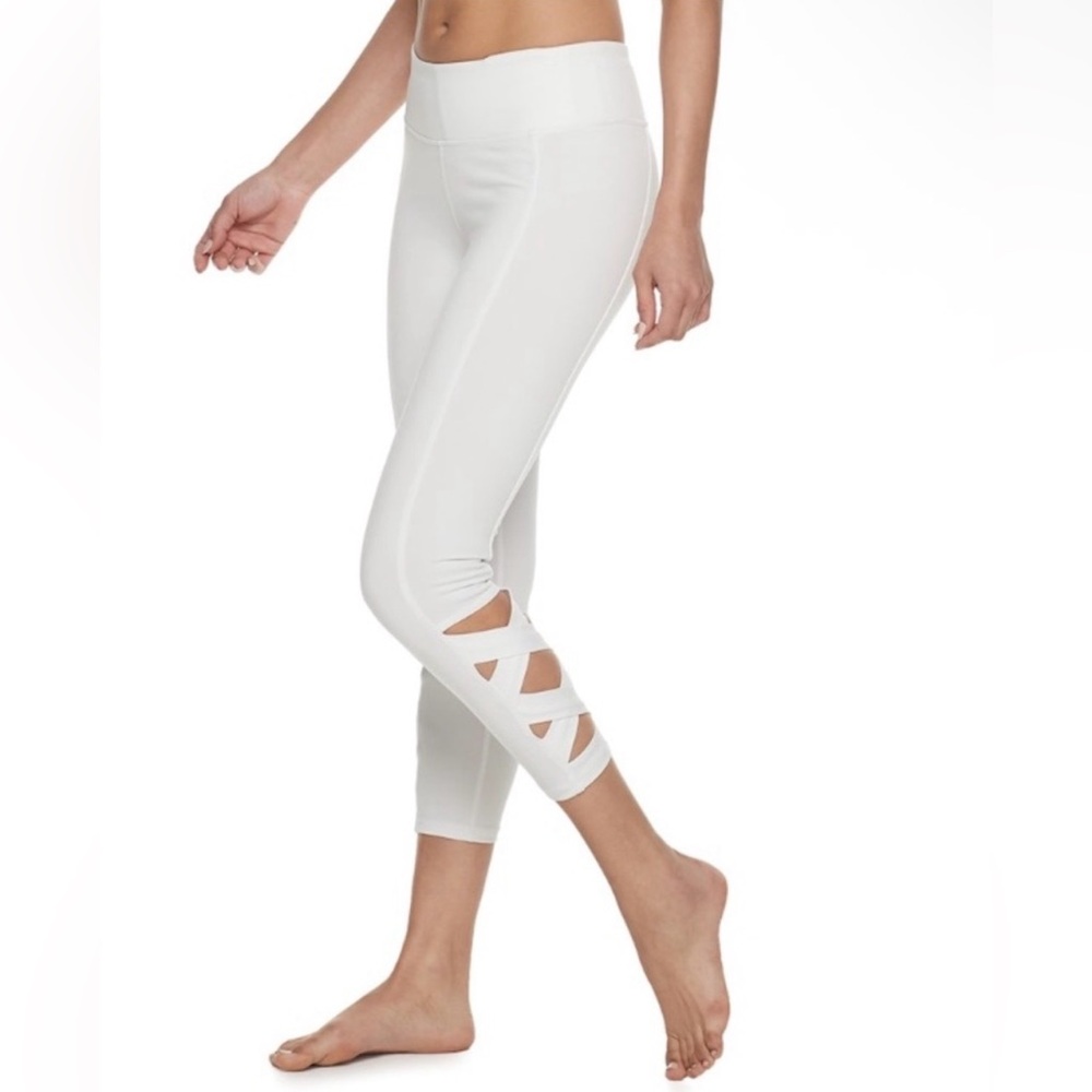 NWT Gaiam Om Flow Cutout White Capri Leggings-Size L